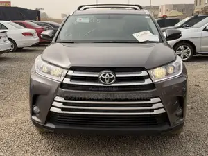 Toyota Highlander XLE V6 4x4 (3.5L 6cyl 6A) 2016 Gray