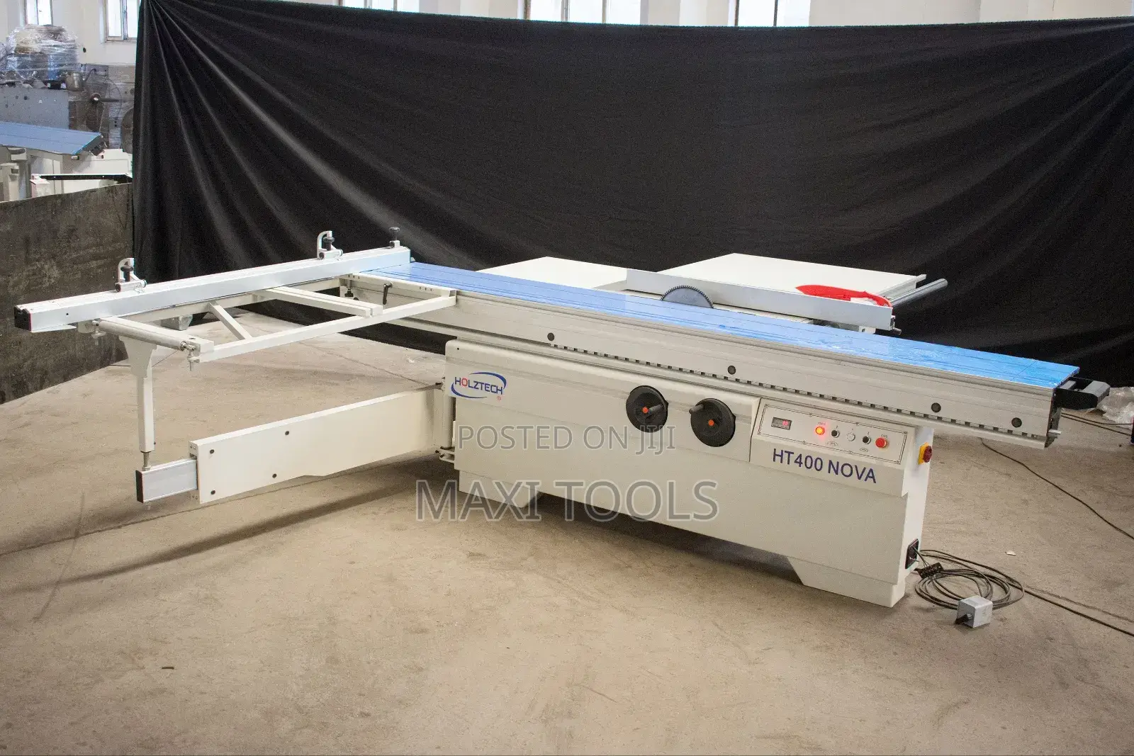 Holztech Ht400 Nova, A Sliding Table Panel Saw Designed