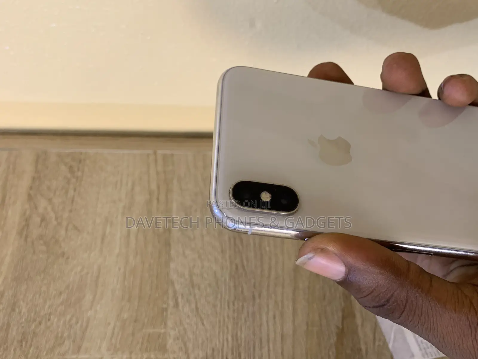 Apple iPhone X 64 GB White