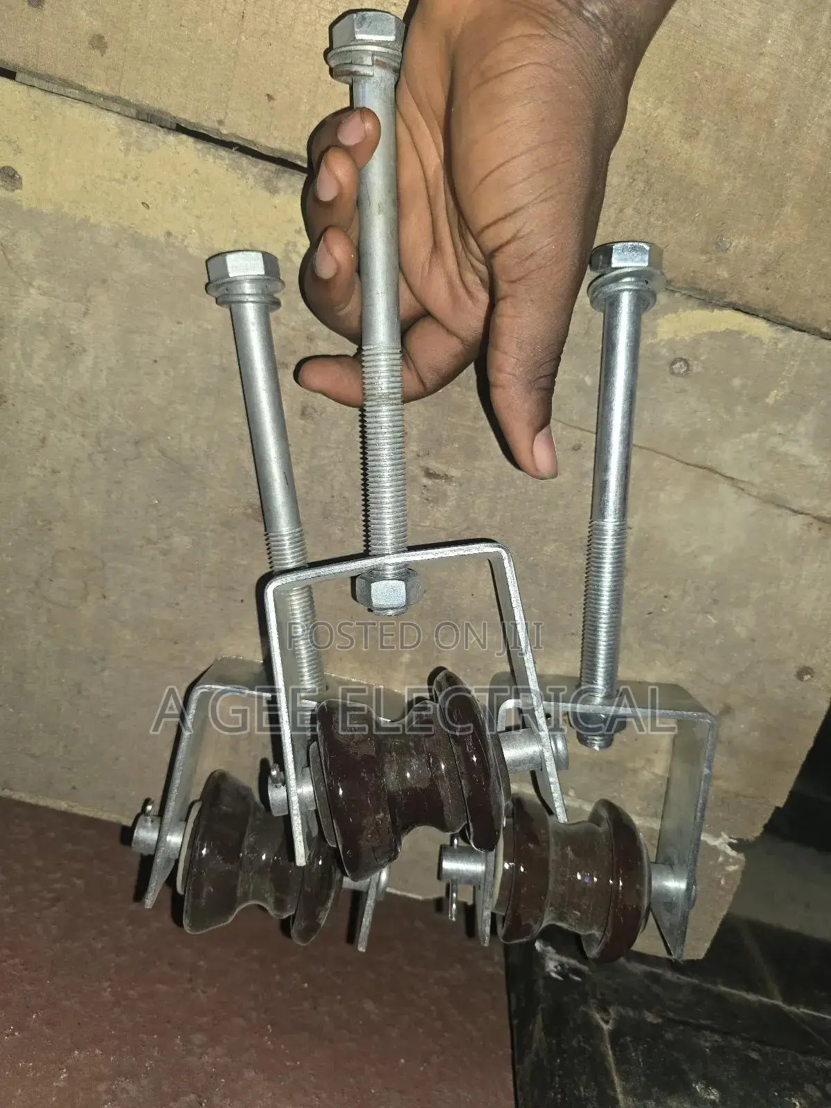 Complete D Iron