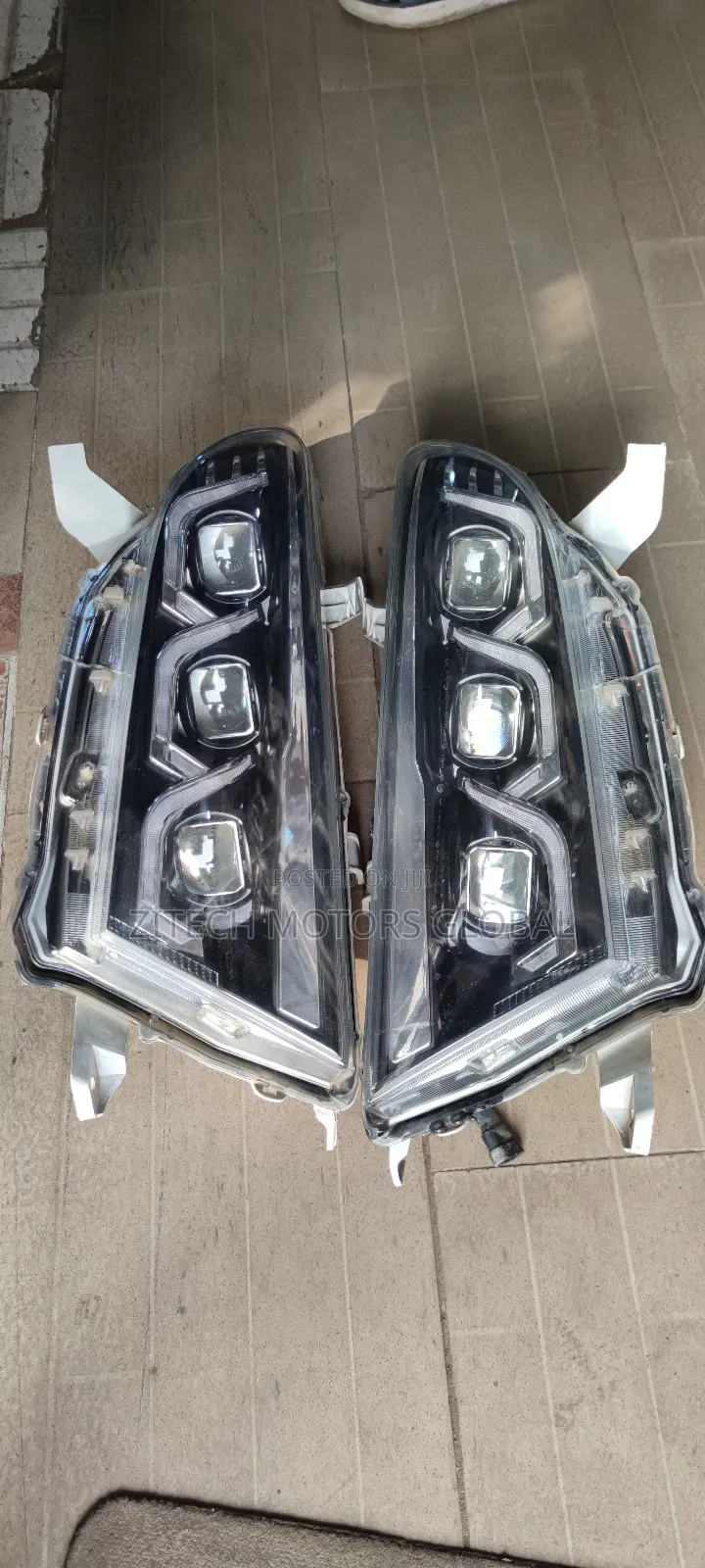 Set Led Three Torch Headlight Highlander 2012