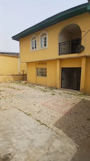 5bdrm Duplex in Oluyole Estate for rent