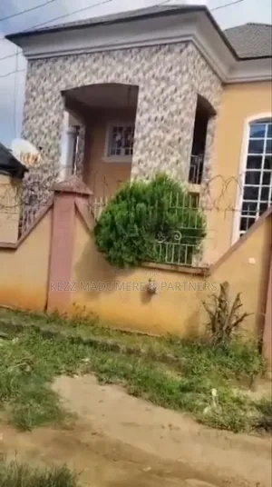 5bdrm Duplex in Umuobia Housing for sale
