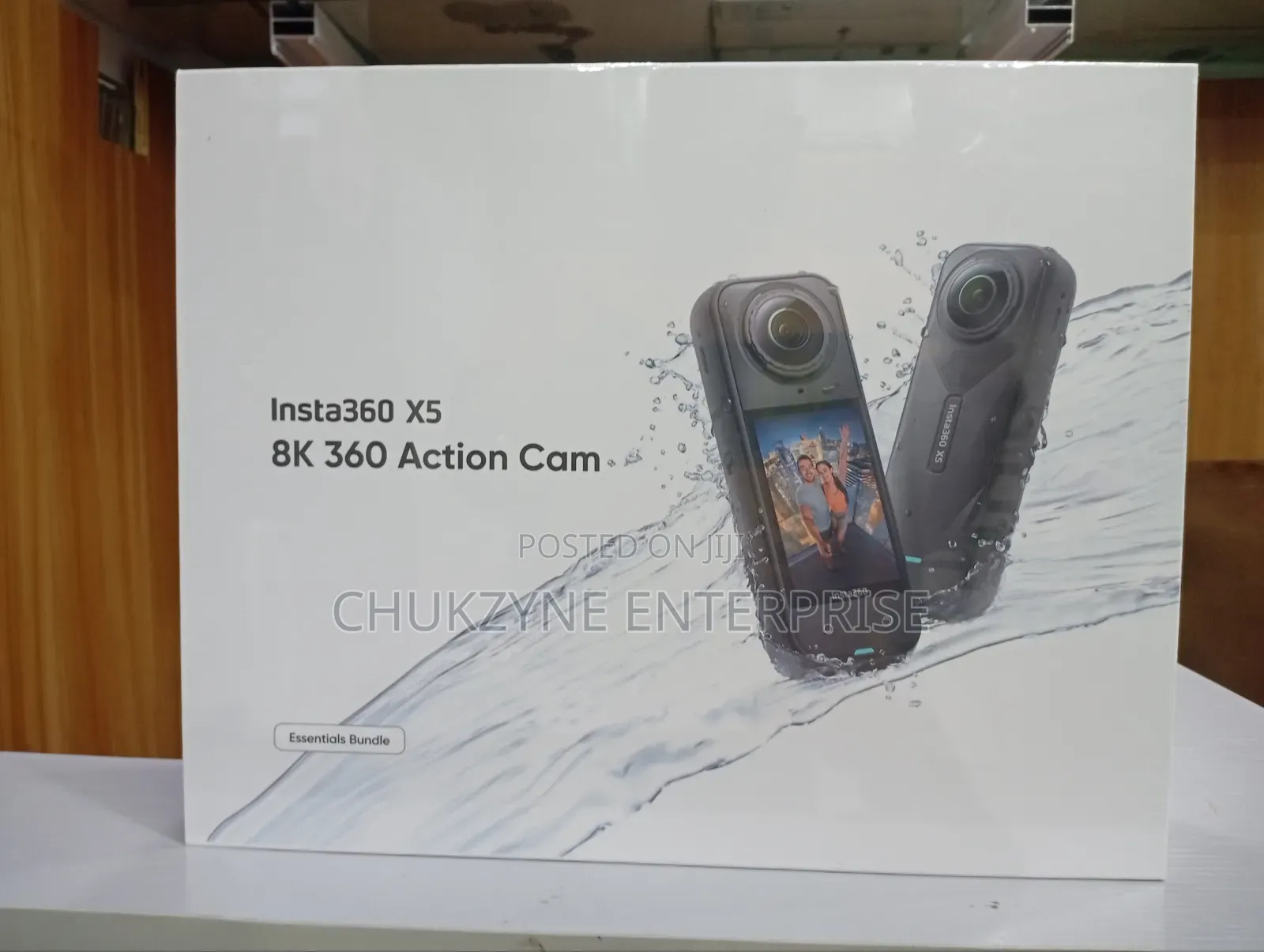 Insta360 5x 360 Action Cam Essential Bundle