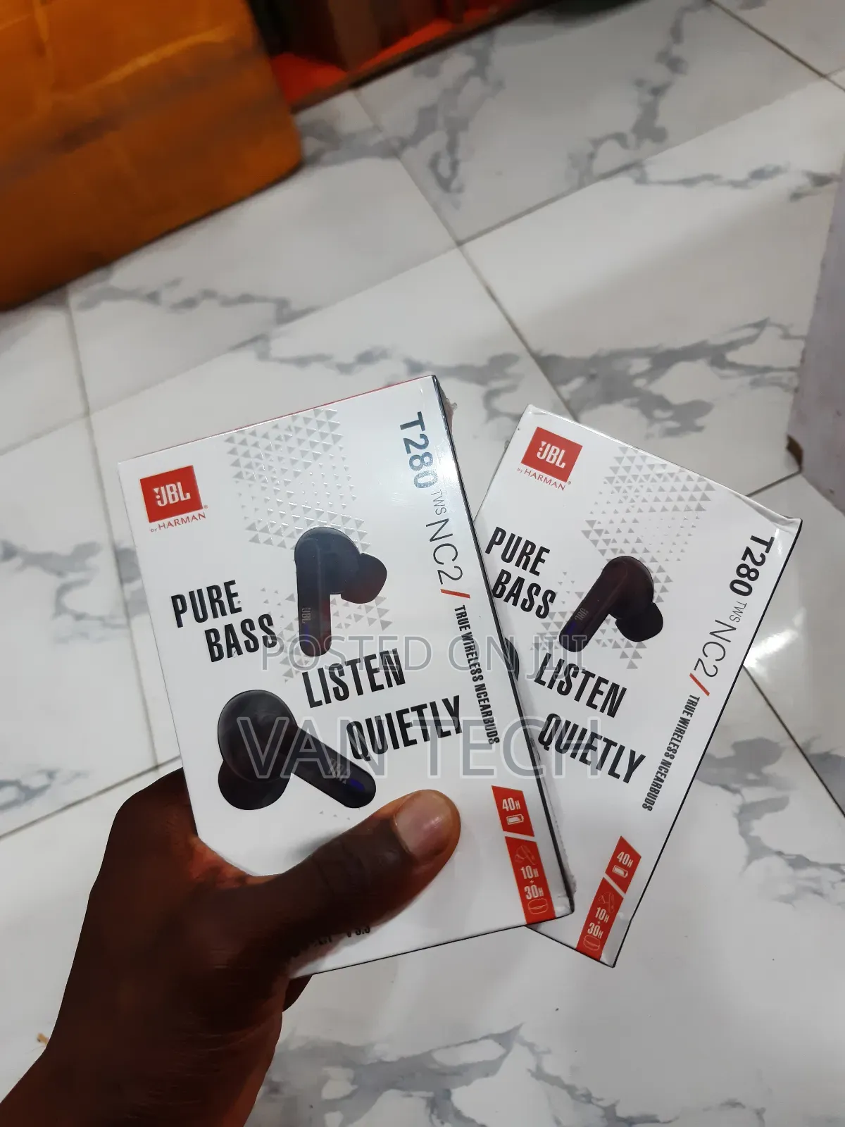 Brand New JBL/Samsung Earbuds