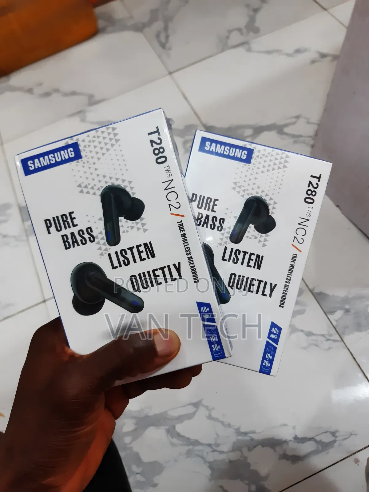 Brand New JBL/Samsung Earbuds