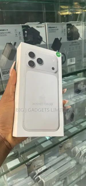 New Apple iPhone 17 Pro Max 256 GB Silver