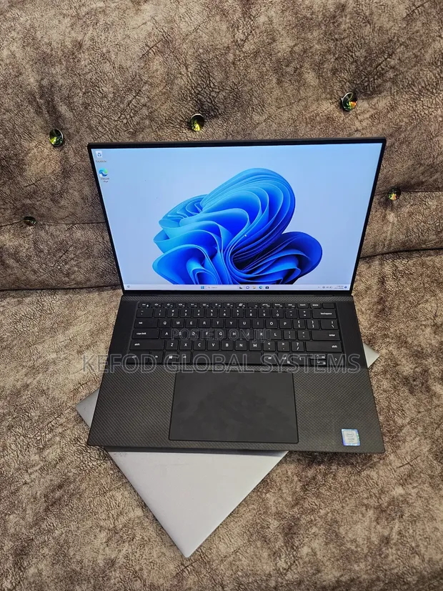 Laptop Dell Precision 5550 32GB Intel Xeon SSD 512GB - KEFOD