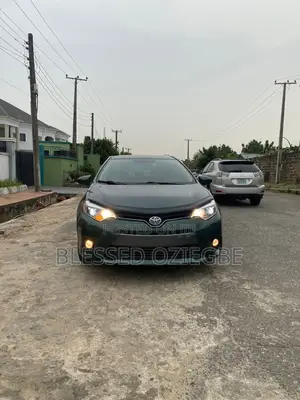 Toyota Corolla 2015 Green
