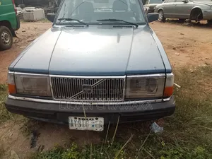 Volvo 240 1990 Blue