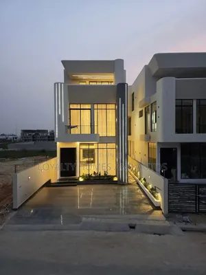 5bdrm House in Lekki Phase 1 for sale