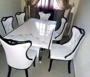 High Quality Imported Dining Table With 6 Chairs Available to Pick Up