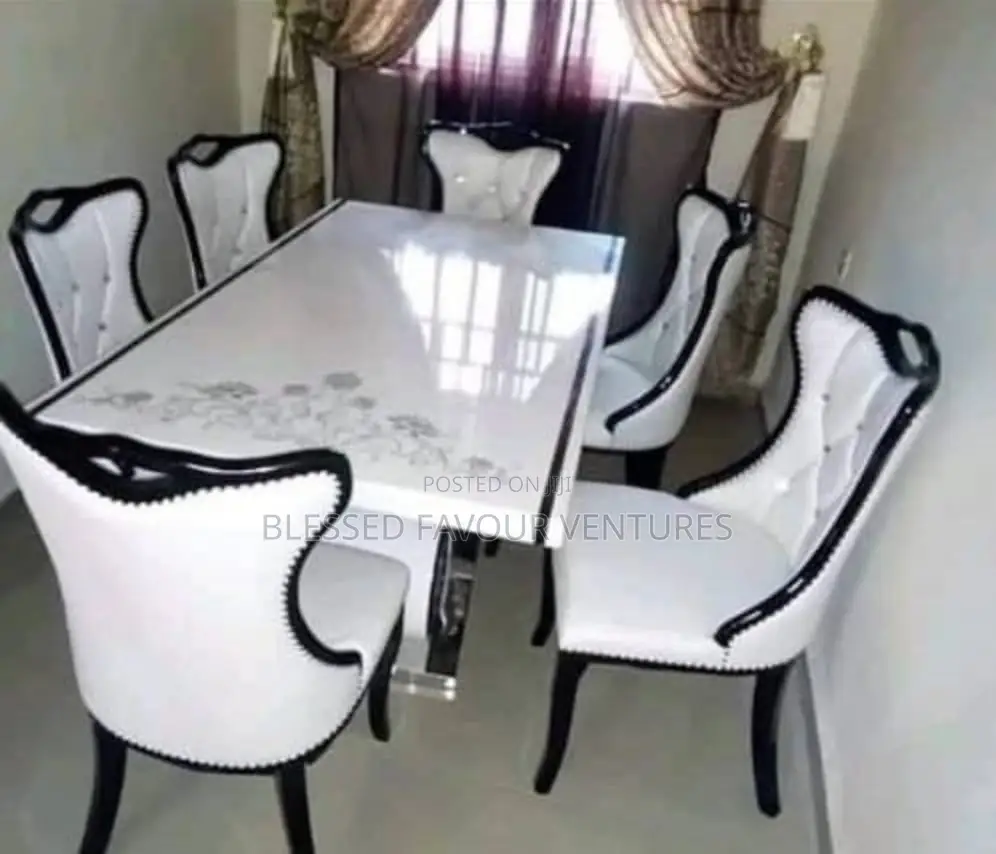 High Quality Imported Dining Table With 6 Chairs Available to Pick Up