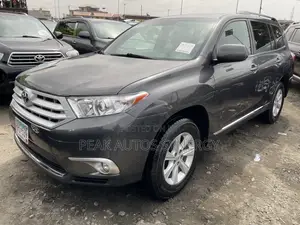 Toyota Highlander 3.5L 4WD 2013 Gray
