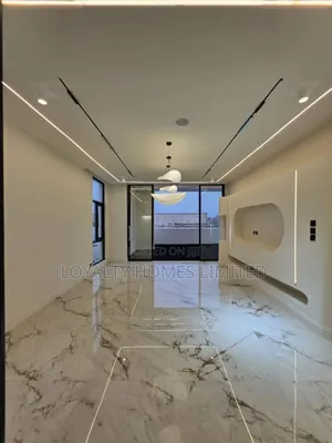 5bdrm House in Lekki Phase 1 for sale
