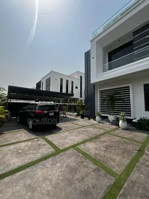 5bdrm Duplex in Pinnock Beach for sale
