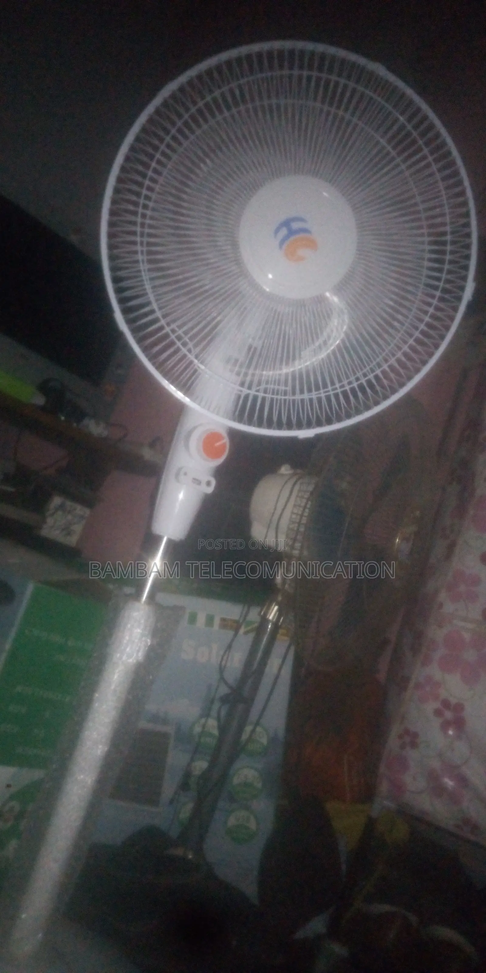 Sola Standing Fan With Bulbs
