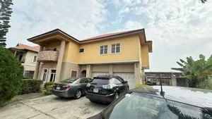 5bdrm House in Nicon Town for sale