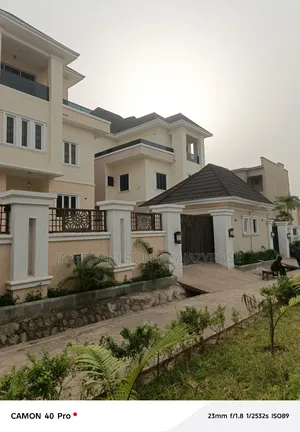 6bdrm Duplex in Guzape District for sale