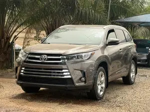 Toyota Highlander Limited 4dr SUV AWD (3.5L 6cyl 6A) 2015 Gray