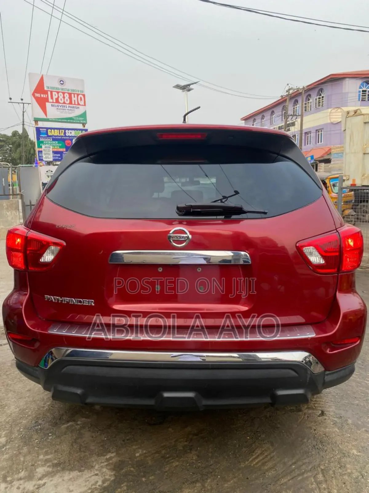 Nissan Pathfinder 2017 Red