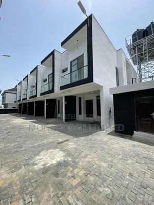 3bdrm Townhouse/Terrace in Ikota for sale