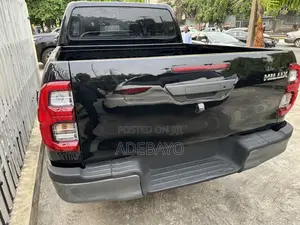 Toyota Hilux Revo Double Cab Petrol 2.7 RWD 2020 Black