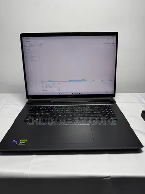 Laptop MSI Vector 17 HX AI A2XWJG 32GB Intel Core i9 SSD 1T