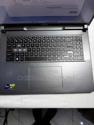 Laptop MSI Vector 17 HX AI A2XWJG 32GB Intel Core i9 SSD 1T