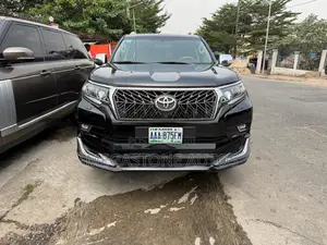 Toyota Land Cruiser Prado 2022 Black