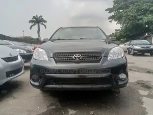 Toyota Matrix Hatchback FWD (1.8L 4cyl 5M) 2006 Black
