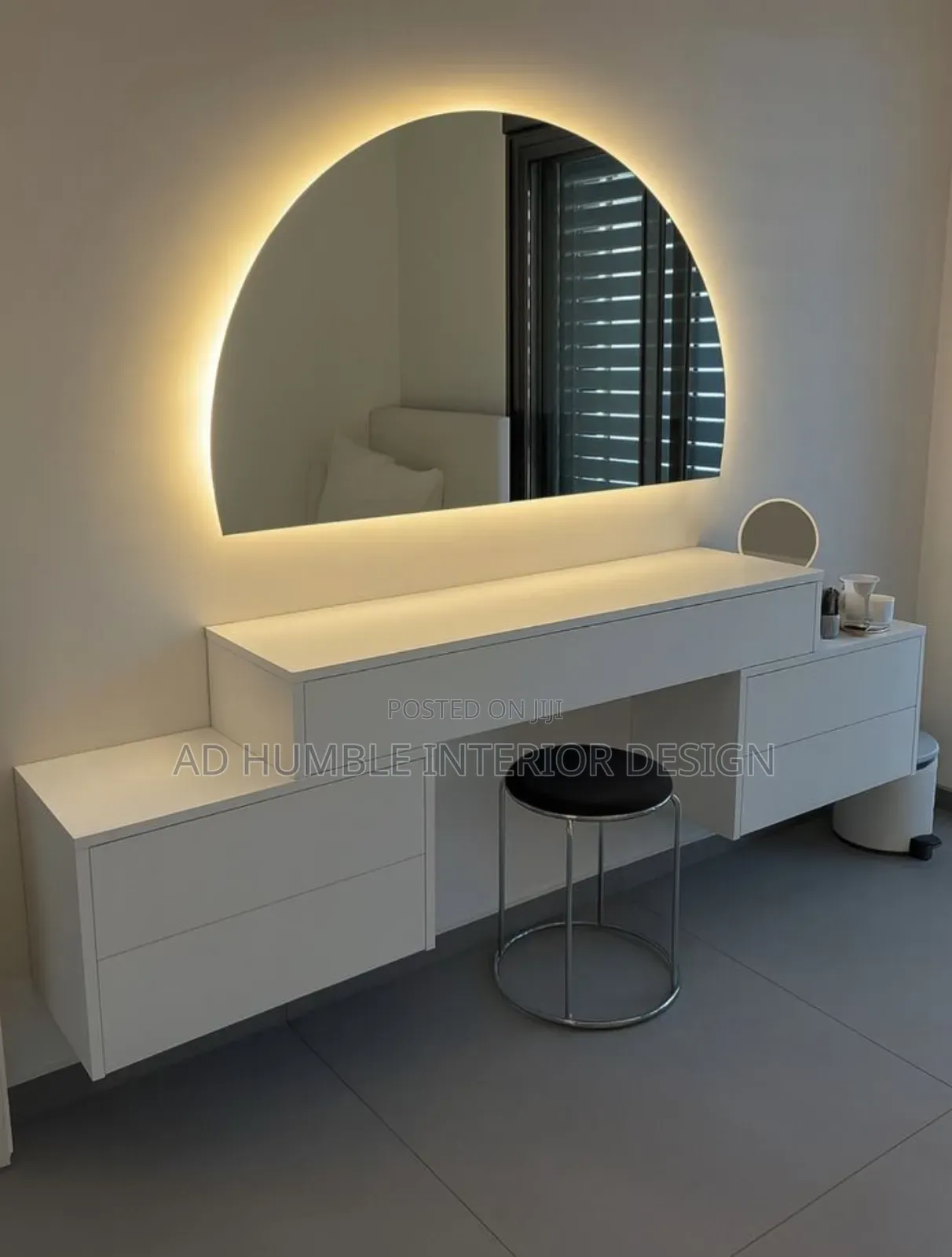 6 Fit Vanity Box With Mirror Light