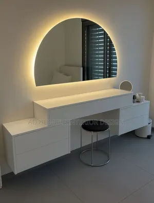 6 Fit Vanity Box With Mirror Light
