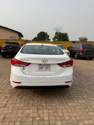 Hyundai Elantra SE Sedan FWD (1.8L 4cyl 6A) 2016 White