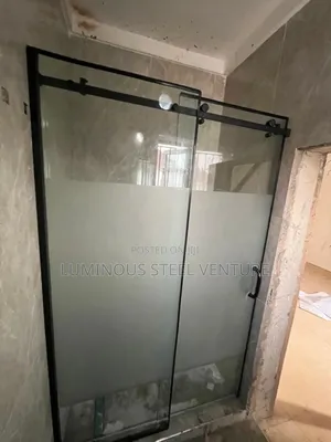 Black Accesserios for Shower Cubicle Spaces10mm Thick