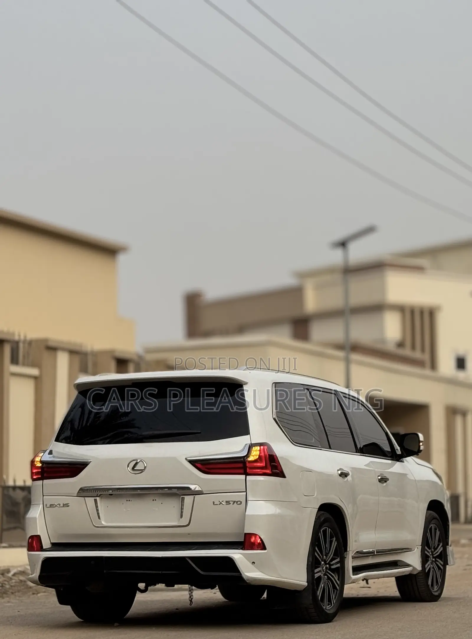 Lexus LX 570 2011 White