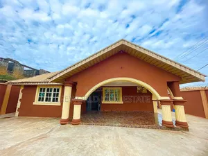 4bdrm Bungalow in Itesiwaju Estate for sale