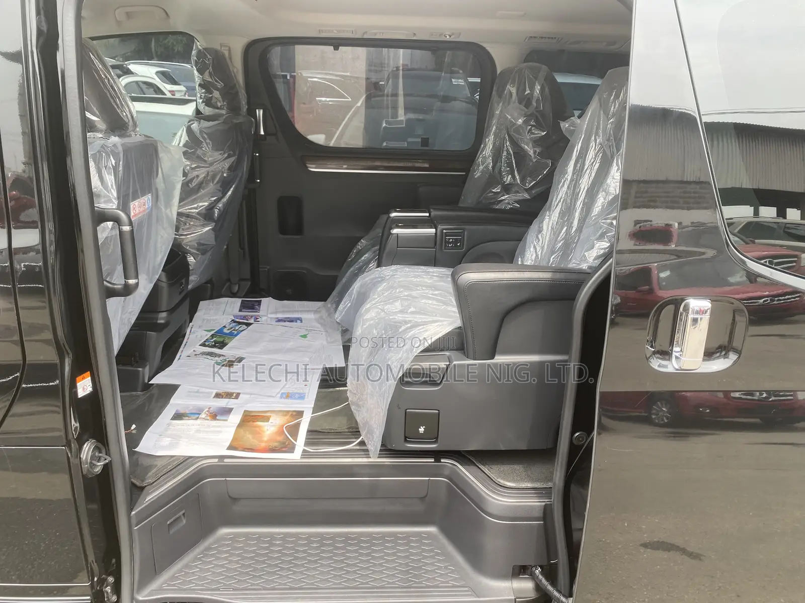 Toyota Granvia 2023 Black