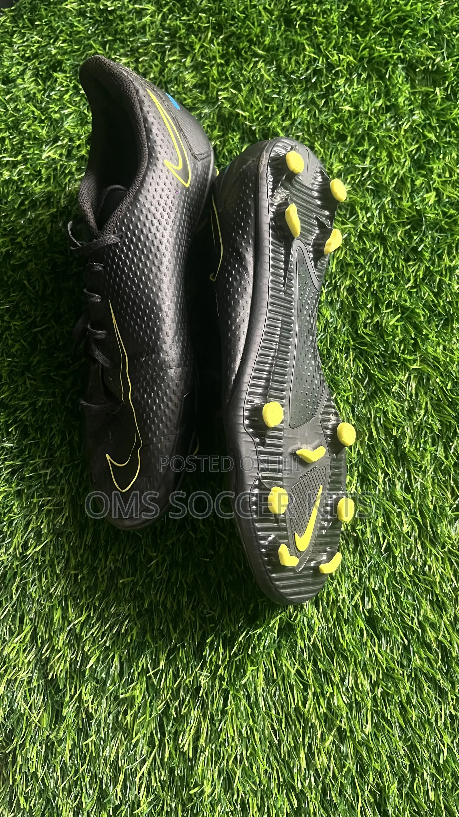 Nike Phantom Gt (Size 42)