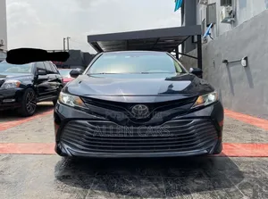 Toyota Camry LE FWD (2.5L 4cyl 8AM) 2018 Black