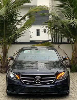 Mercedes-Benz E300 2018 Blue