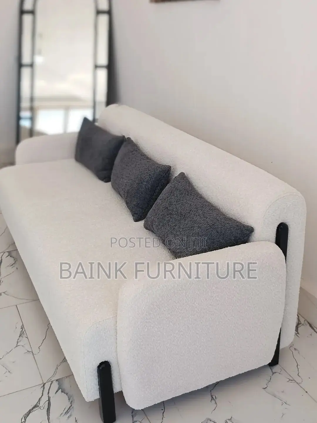 Bain’S Interior Sofa