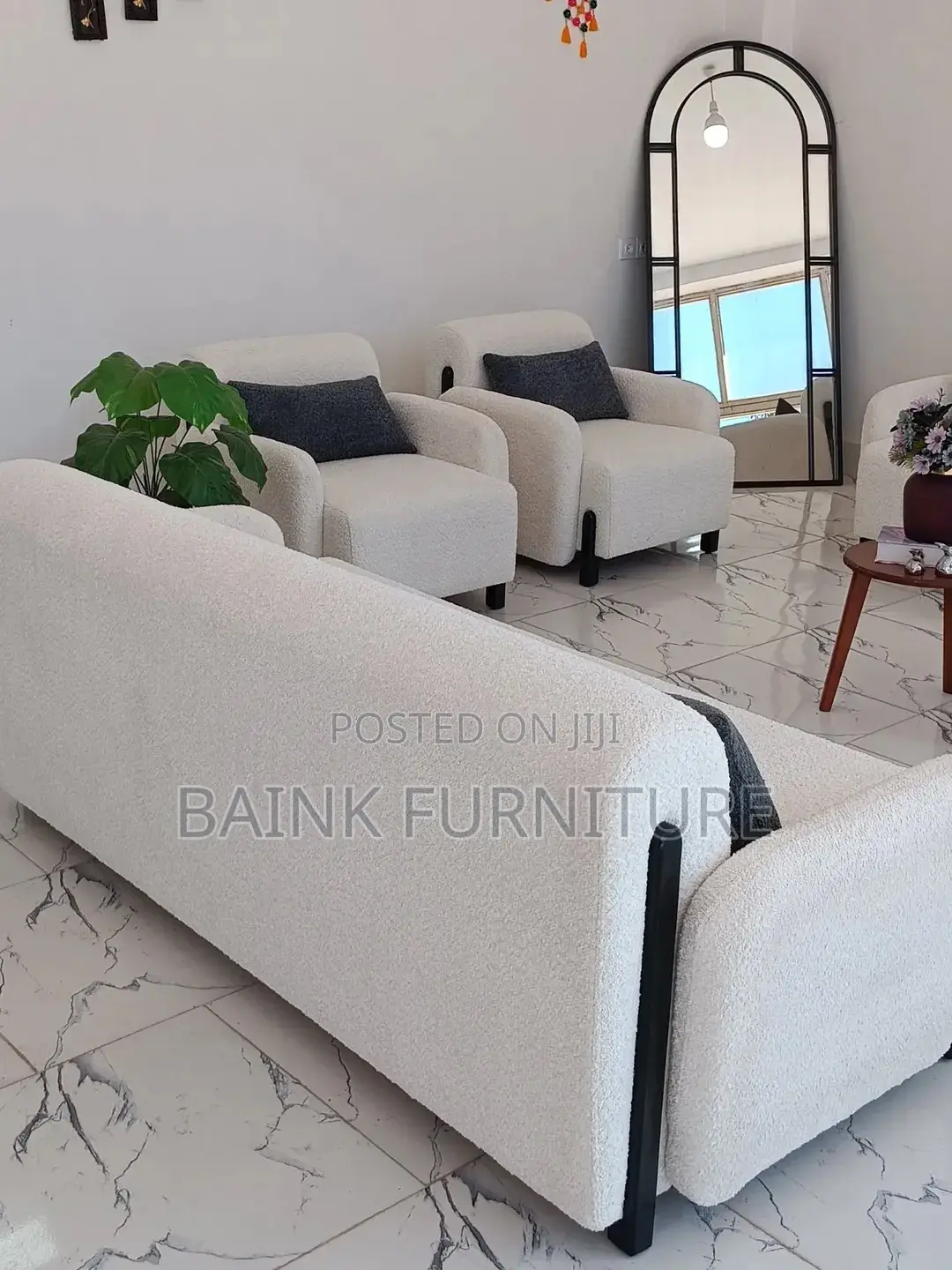 Bain’S Interior Sofa