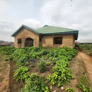 3bdrm Bungalow in Ologuneru for sale