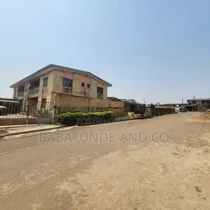 3bdrm Block of Flats in Ibadan for sale