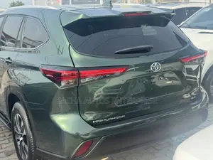 Toyota Highlander 2023 Green