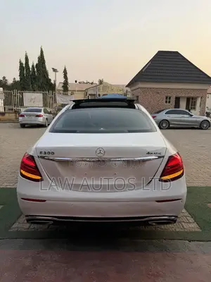 Mercedes-Benz E300 2018 White