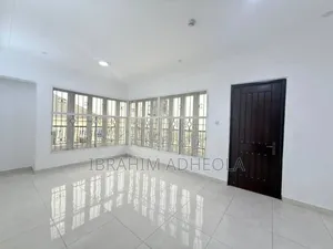 5bdrm Townhouse / Terrace in Banana Island for rent