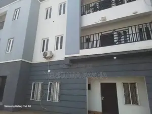 3bdrm Block of Flats in Kaura Opposite Fish for sale