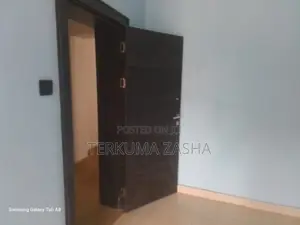 3bdrm Block of Flats in Kaura Opposite Fish for sale